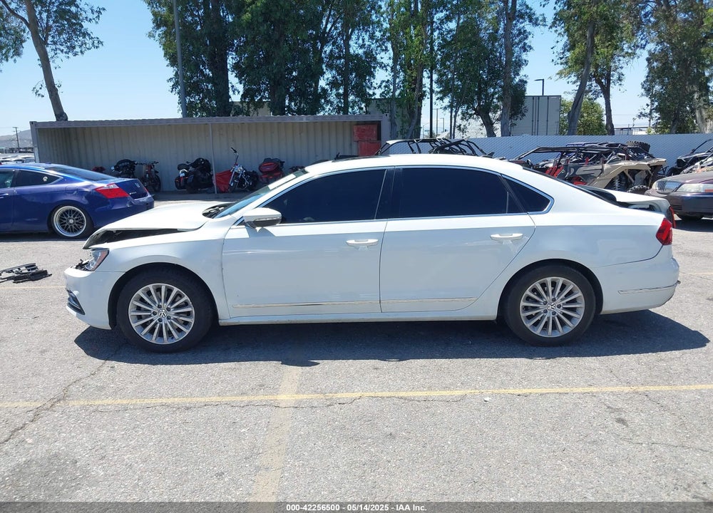 2017 VOLKSWAGEN PASSAT VIN: 1VWBT7A30HC000752
