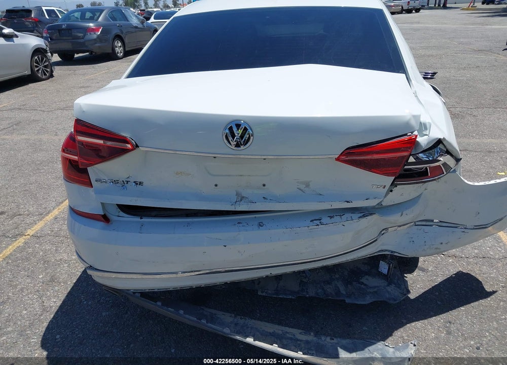 2017 VOLKSWAGEN PASSAT VIN: 1VWBT7A30HC000752