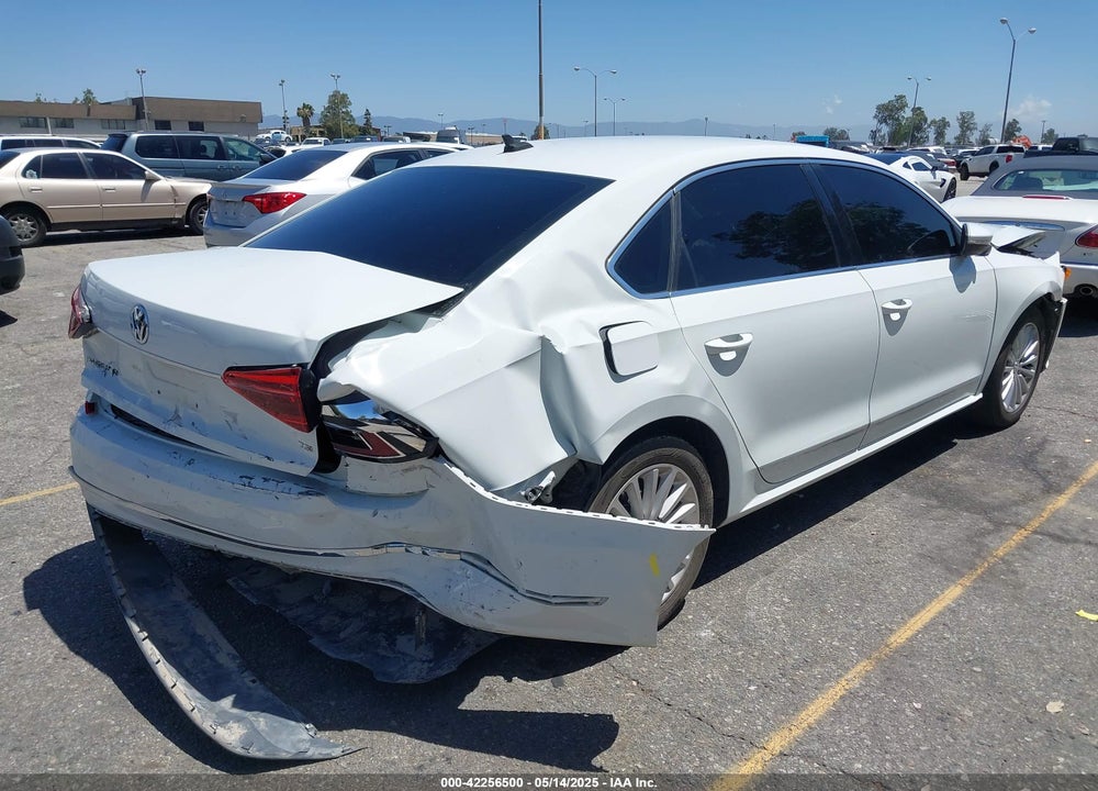 2017 VOLKSWAGEN PASSAT VIN: 1VWBT7A30HC000752