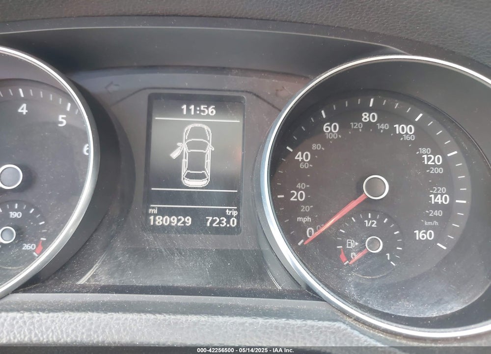 2017 VOLKSWAGEN PASSAT VIN: 1VWBT7A30HC000752