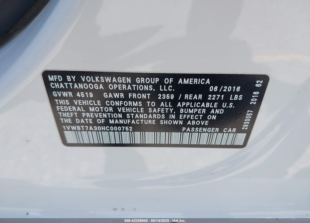 2017 VOLKSWAGEN PASSAT VIN: 1VWBT7A30HC000752
