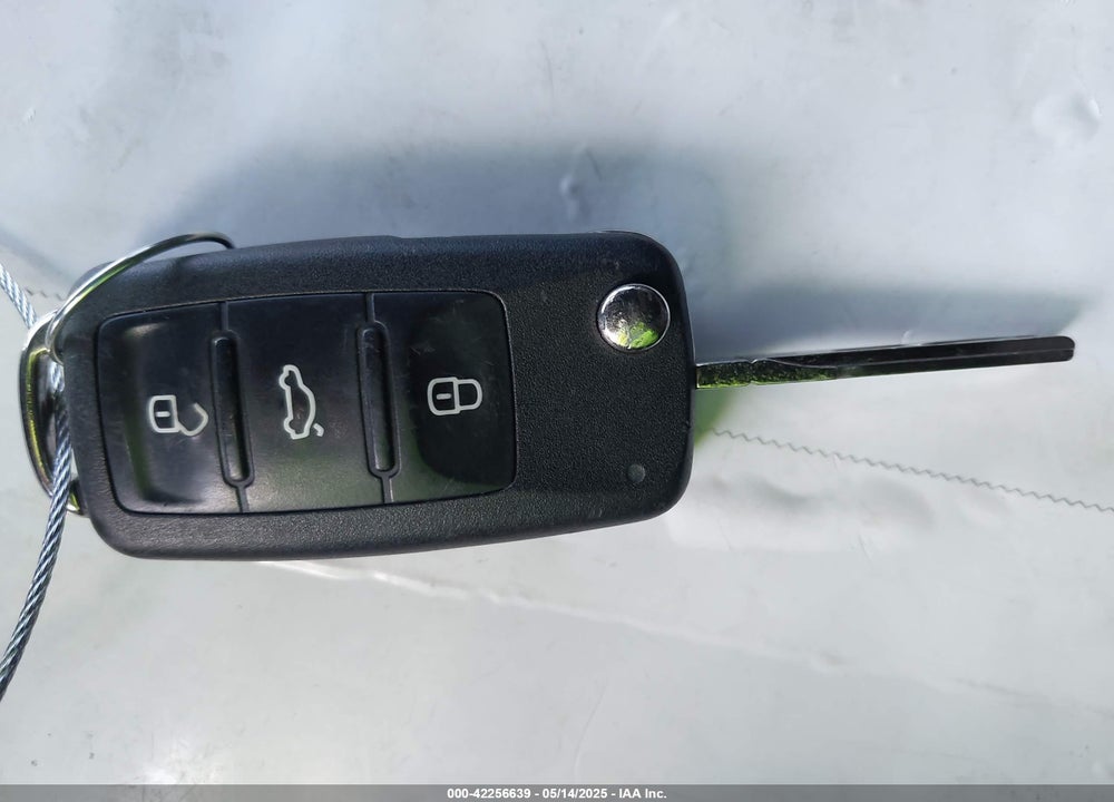 2011 VOLKSWAGEN GTI 4-DOOR VIN: WVWGV7AJ7BW208893