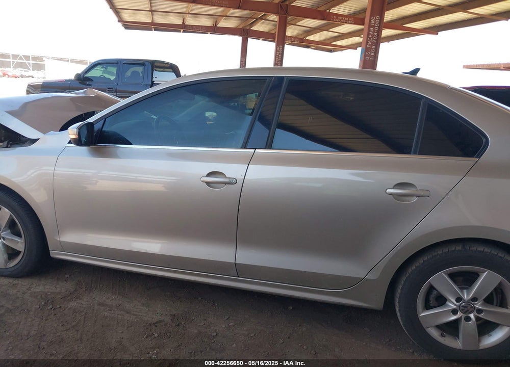 2014 VOLKSWAGEN JETTA 2.0L TDI VIN: 3VWLL7AJ1EM228062