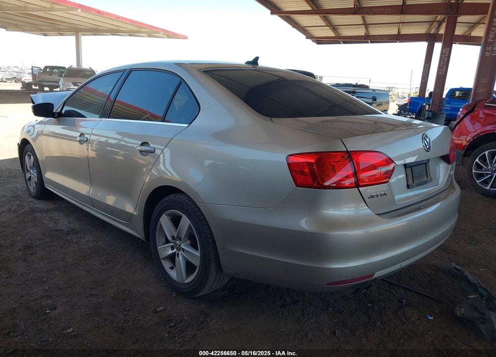 2014 VOLKSWAGEN JETTA 2.0L TDI VIN: 3VWLL7AJ1EM228062