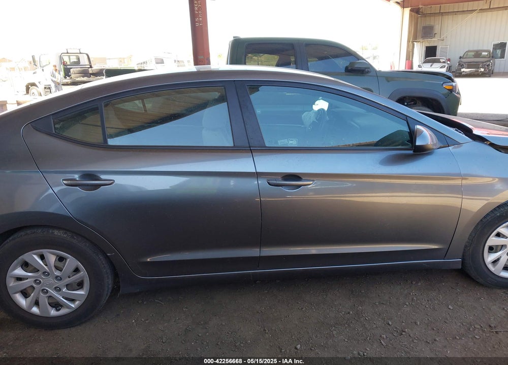 2019 HYUNDAI ELANTRA VIN: 5NPD74LF6KH422039