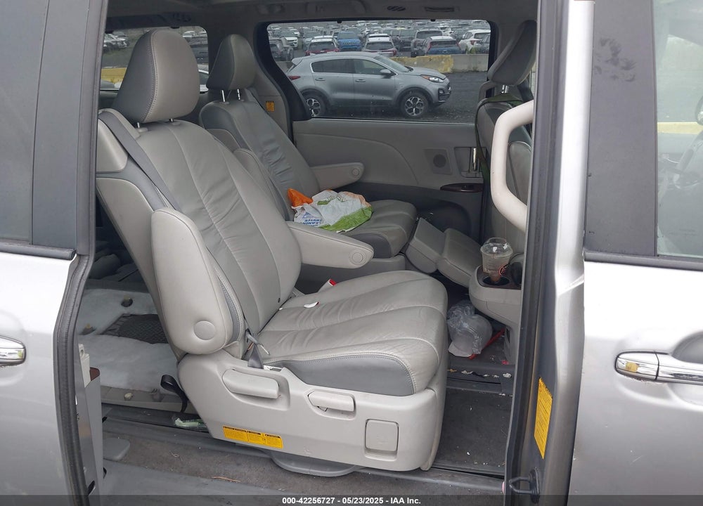 2011 TOYOTA SIENNA LIMITED VIN: 5TDDK3DC9BS001956