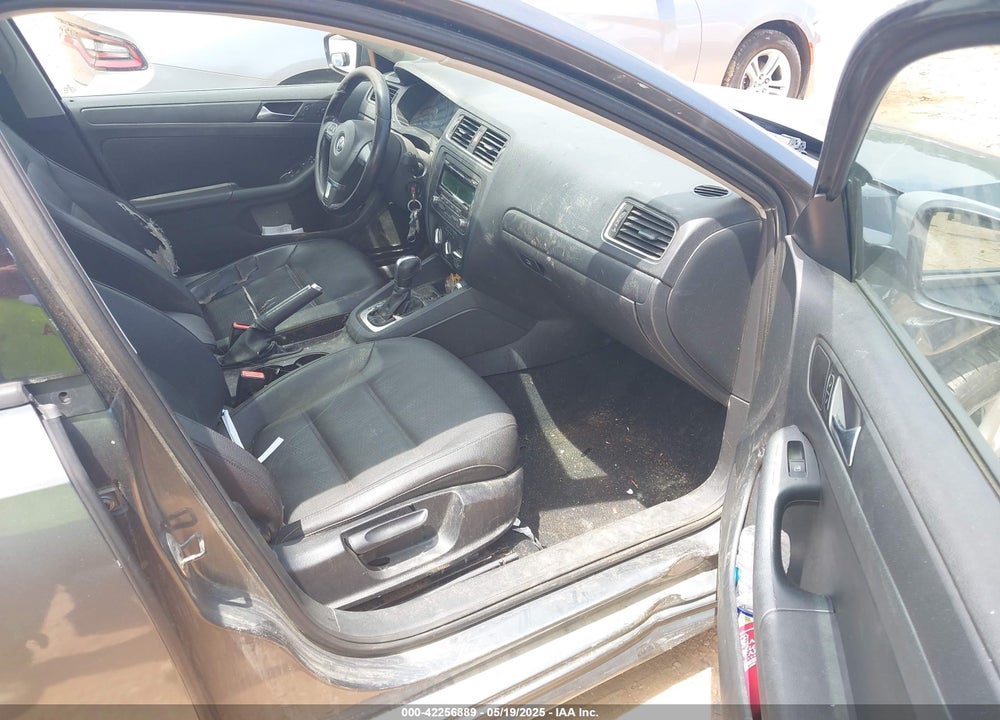 2011 VOLKSWAGEN JETTA VIN: 3VWDX7AJ4BM330203