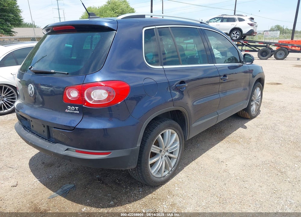 2011 VOLKSWAGEN TIGUAN VIN: WVGBV7AX4BW506165