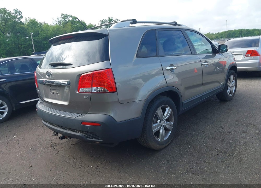 2013 KIA SORENTO VIN: 5XYKUDA65DG413913
