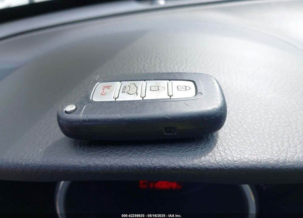 2013 KIA SORENTO VIN: 5XYKUDA65DG413913
