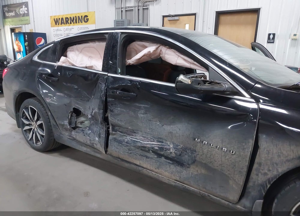 2018 CHEVROLET MALIBU LT VIN: 1G1ZD5ST2JF105386