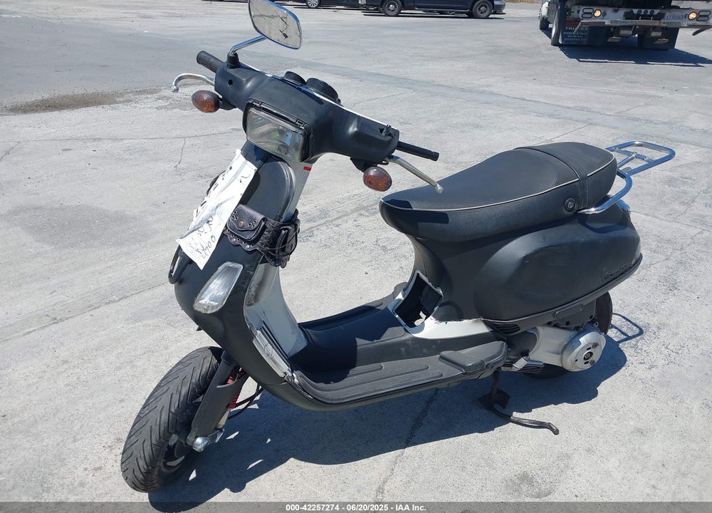 2013 VESPA LX 150IE VIN: ZAPM688F1D5401183