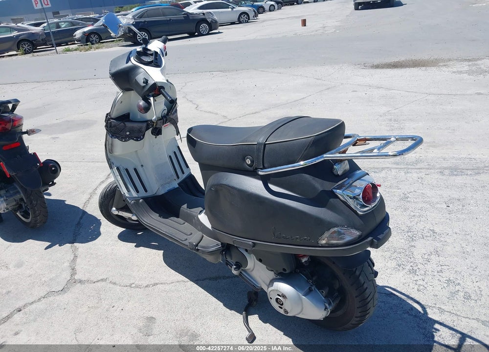 2013 VESPA LX 150IE VIN: ZAPM688F1D5401183