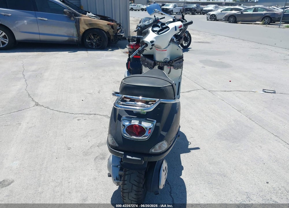 2013 VESPA LX 150IE VIN: ZAPM688F1D5401183