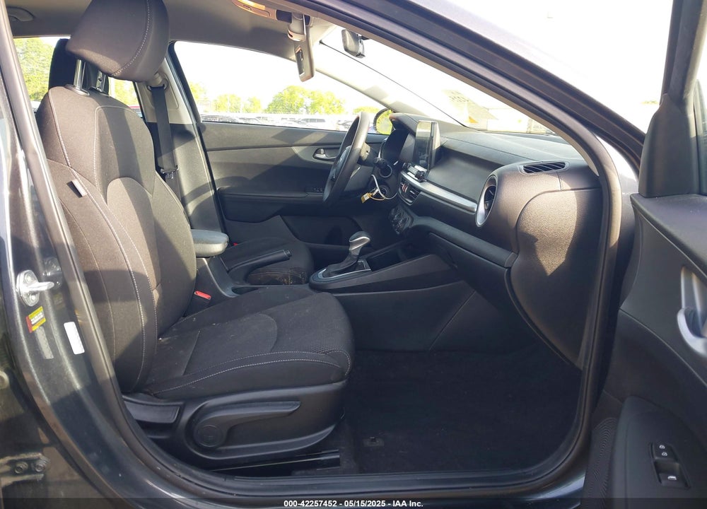 2021 KIA FORTE VIN: 3KPF24AD8ME327188