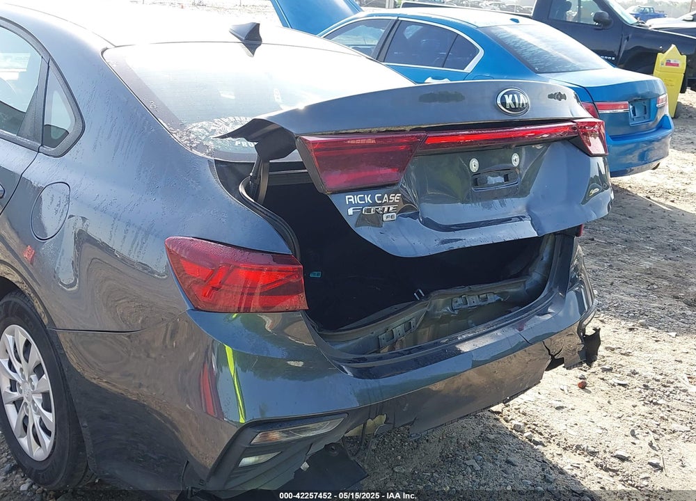 2021 KIA FORTE VIN: 3KPF24AD8ME327188