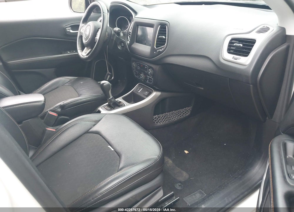 2019 JEEP COMPASS VIN: 3C4NJCBBXKT699338