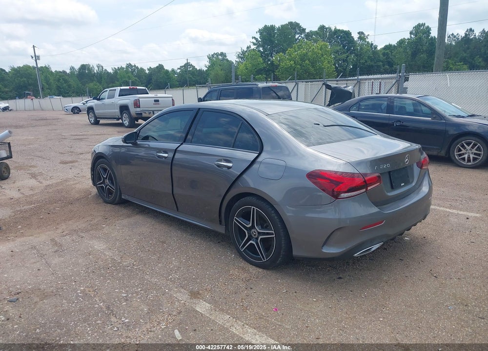 2019 MERCEDES-BENZ A 220 VIN: WDD3G4EB1KW002355