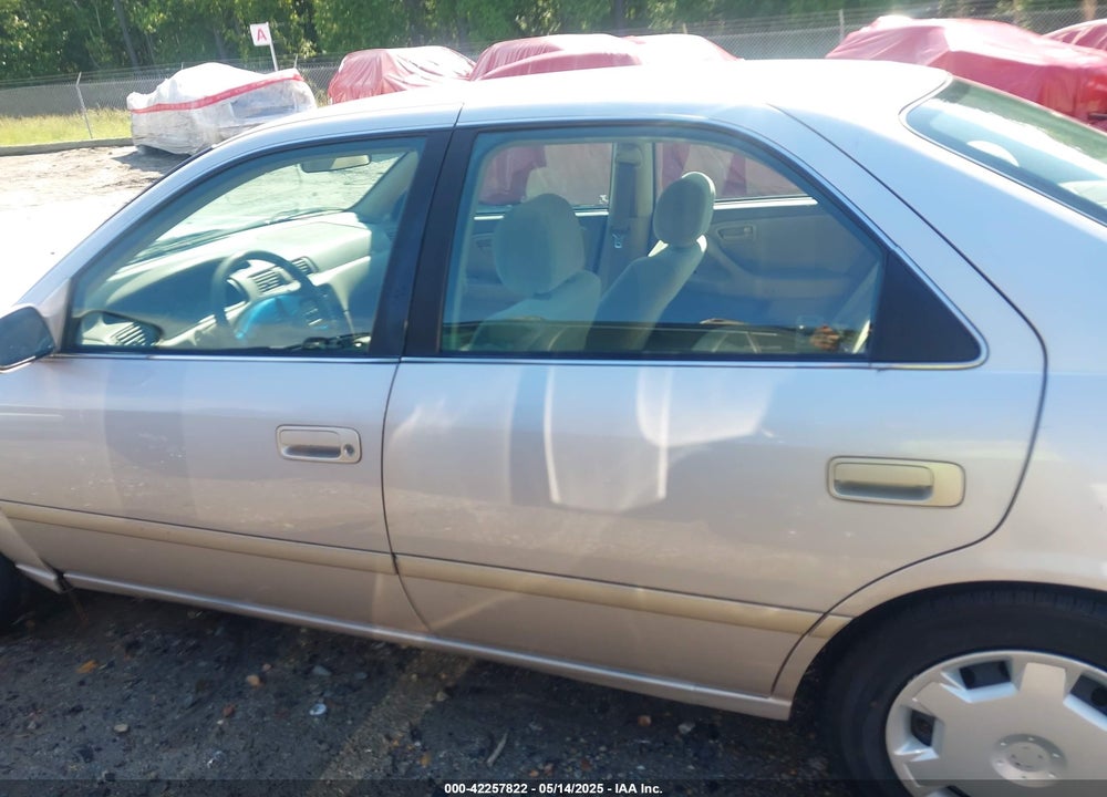 2001 TOYOTA CAMRY VIN: 4T1BG22K01U053432