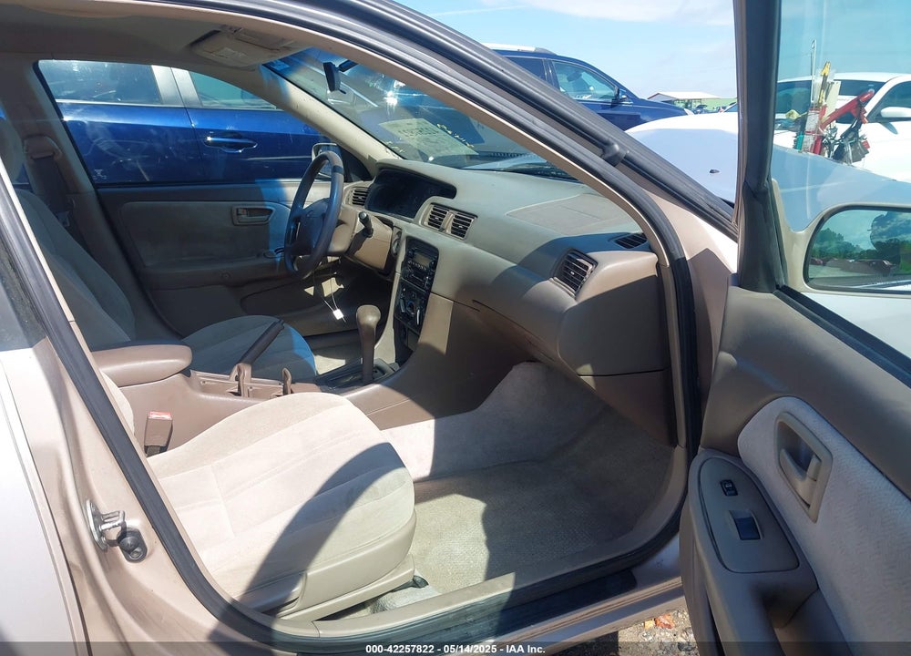2001 TOYOTA CAMRY VIN: 4T1BG22K01U053432