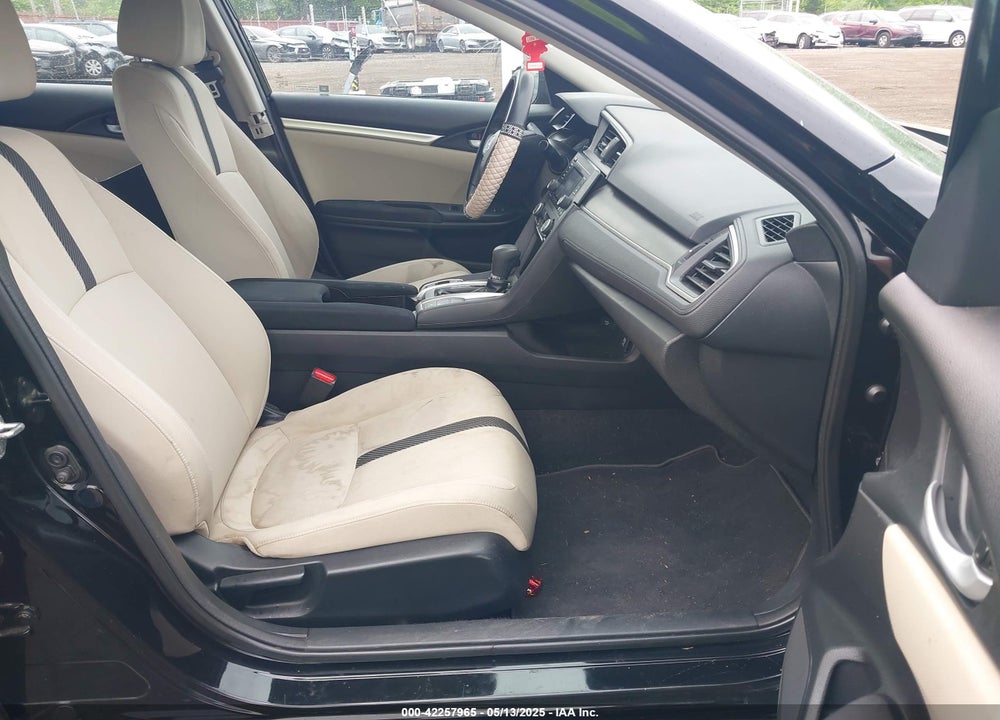 2018 HONDA CIVIC VIN: 2HGFC2F55JH513226