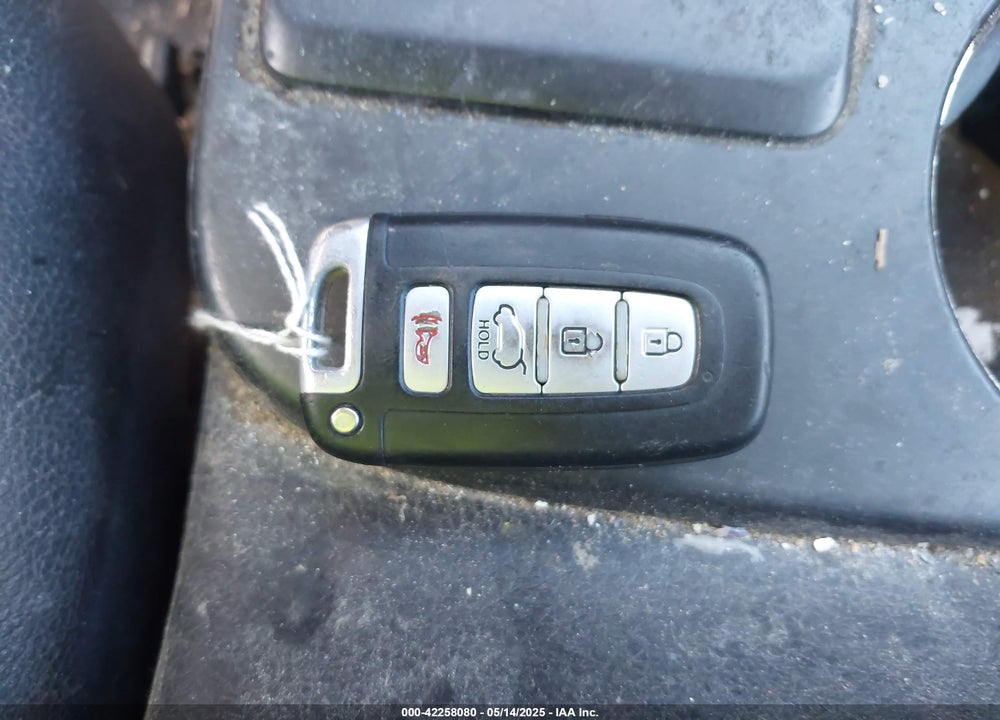 2011 KIA SORENTO EX V6 VIN: 5XYKU4A25BG022240