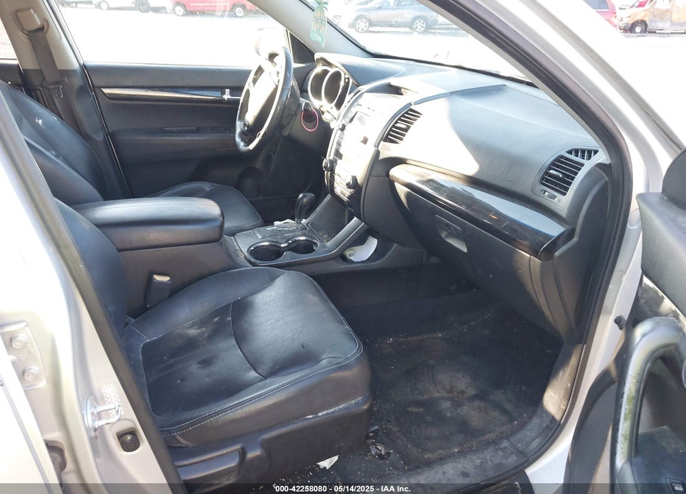 2011 KIA SORENTO EX V6 VIN: 5XYKU4A25BG022240