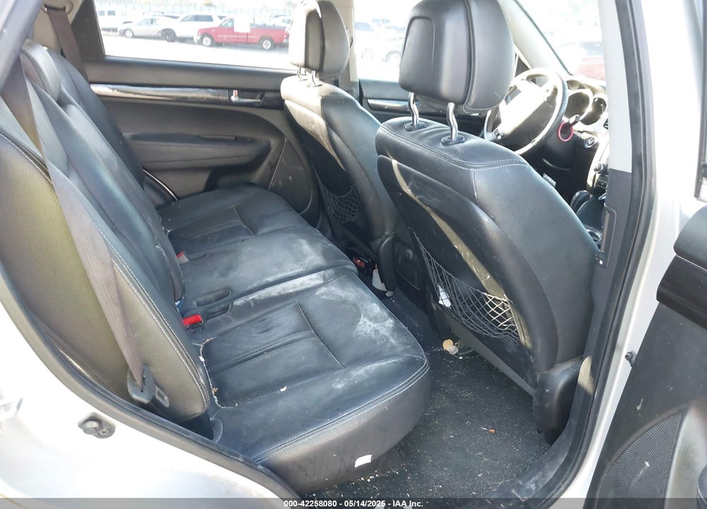 2011 KIA SORENTO EX V6 VIN: 5XYKU4A25BG022240