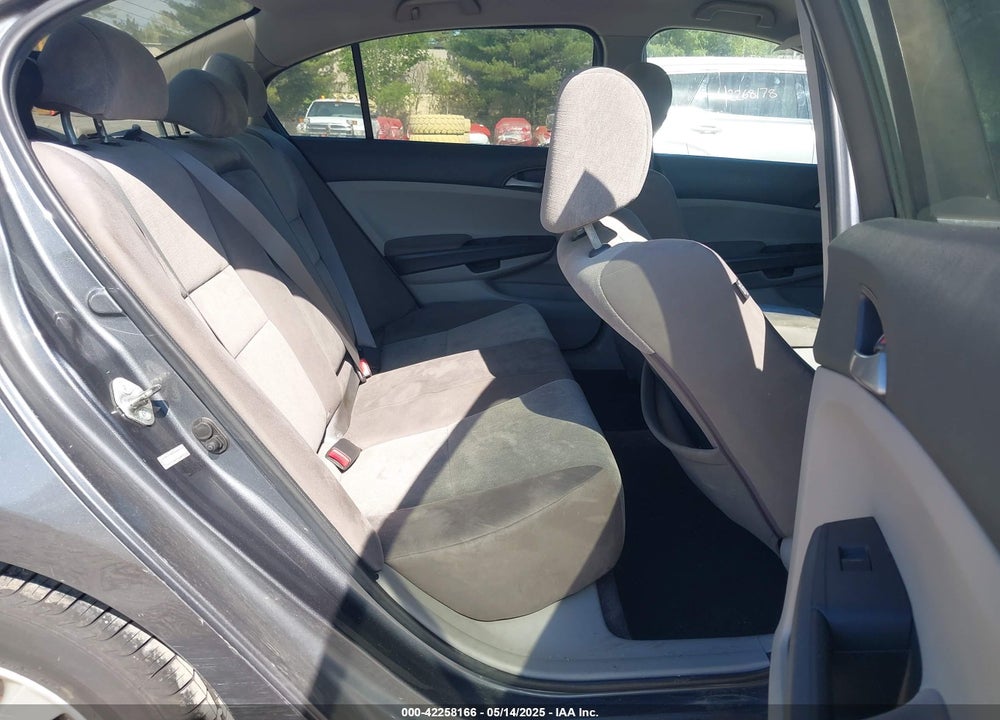 2010 HONDA ACCORD 2.4 LX-P VIN: 1HGCP2F44AA031733