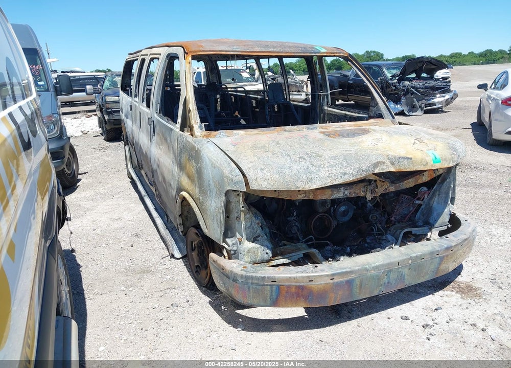 2005 CHEVROLET EXPRESS VIN: 1GAHG39U151159206