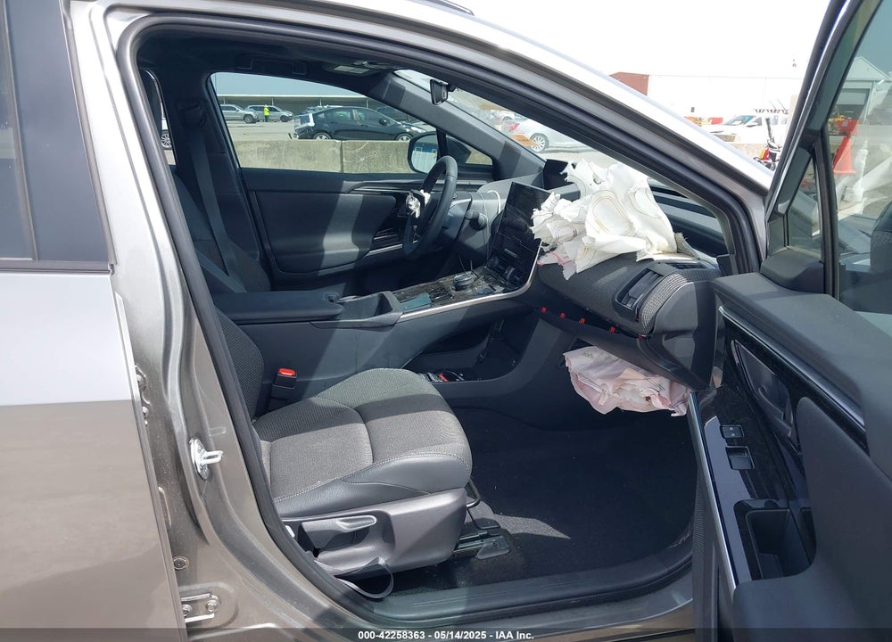 2024 TOYOTA BZ4X XLE VIN: JTMAAAAA9RA051518