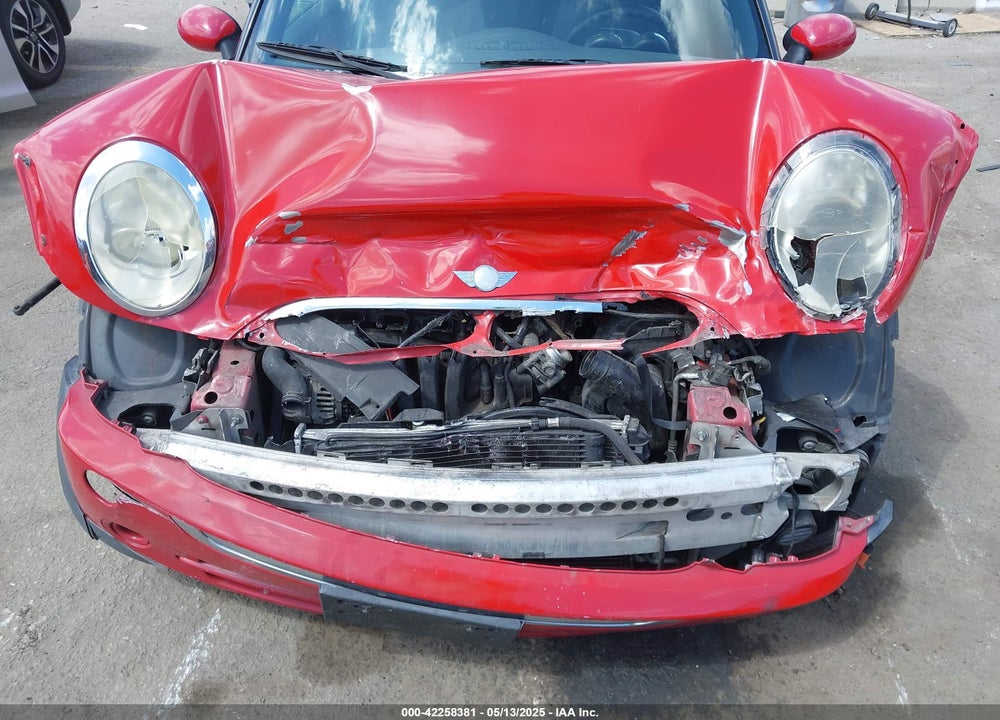 2007 MINI COOPER VIN: WMWRF335X7TG16764