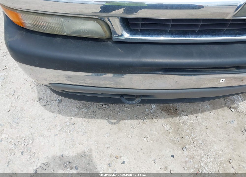 2002 CHEVROLET TAHOE LS VIN: 1GNEC13Z52R284289