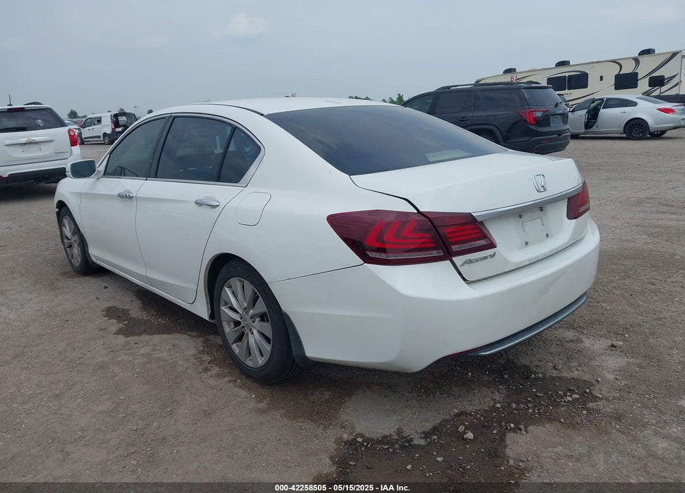 2013 HONDA ACCORD VIN: 1HGCR2F80DA092112