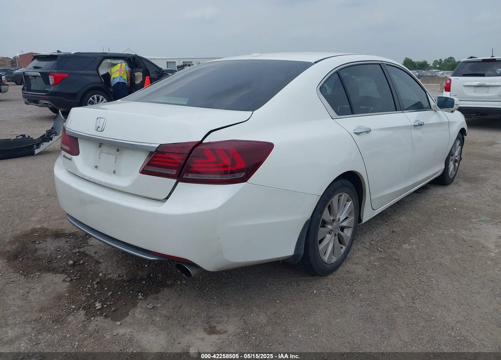2013 HONDA ACCORD VIN: 1HGCR2F80DA092112