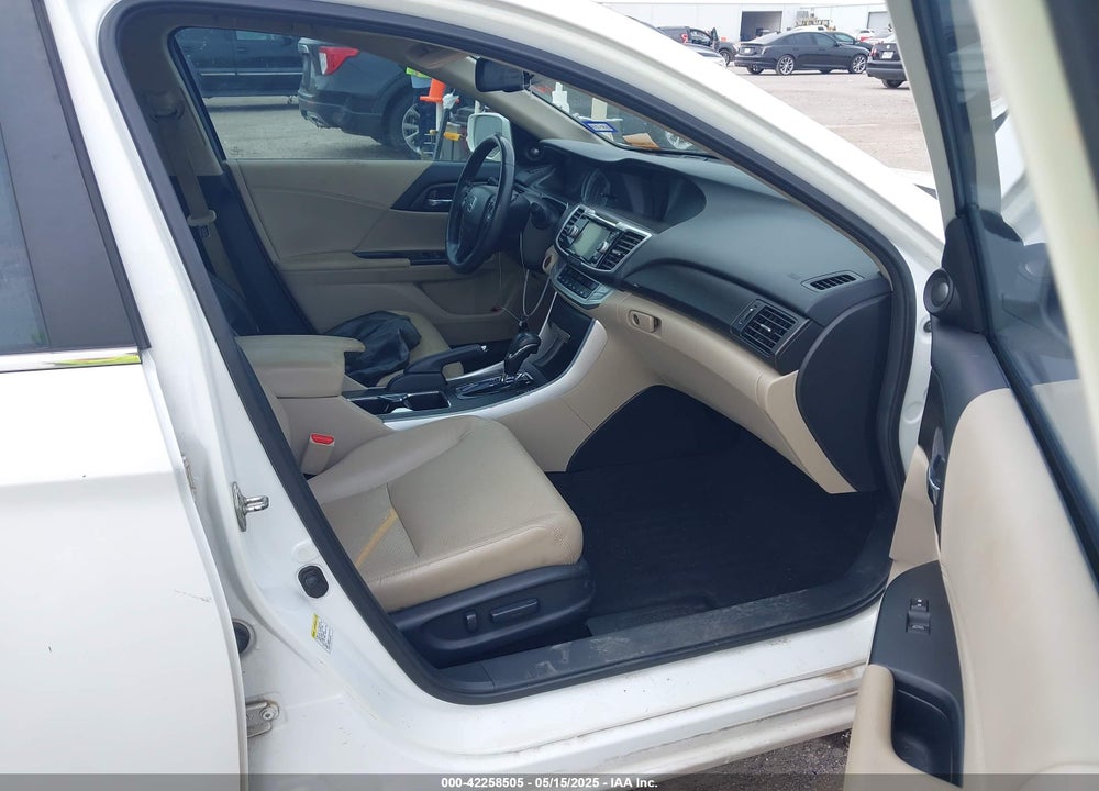 2013 HONDA ACCORD VIN: 1HGCR2F80DA092112