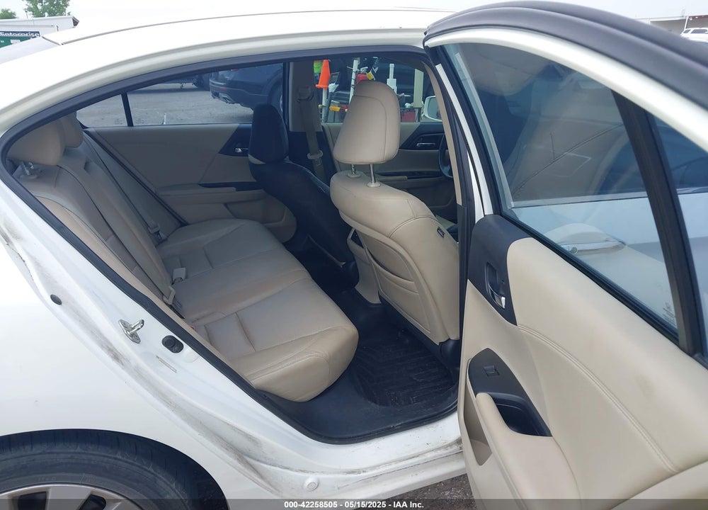 2013 HONDA ACCORD VIN: 1HGCR2F80DA092112