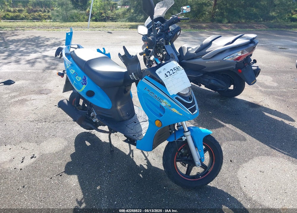 2022 YIBEN 8 SERIES VIN: LYDY8TBB7N1500155