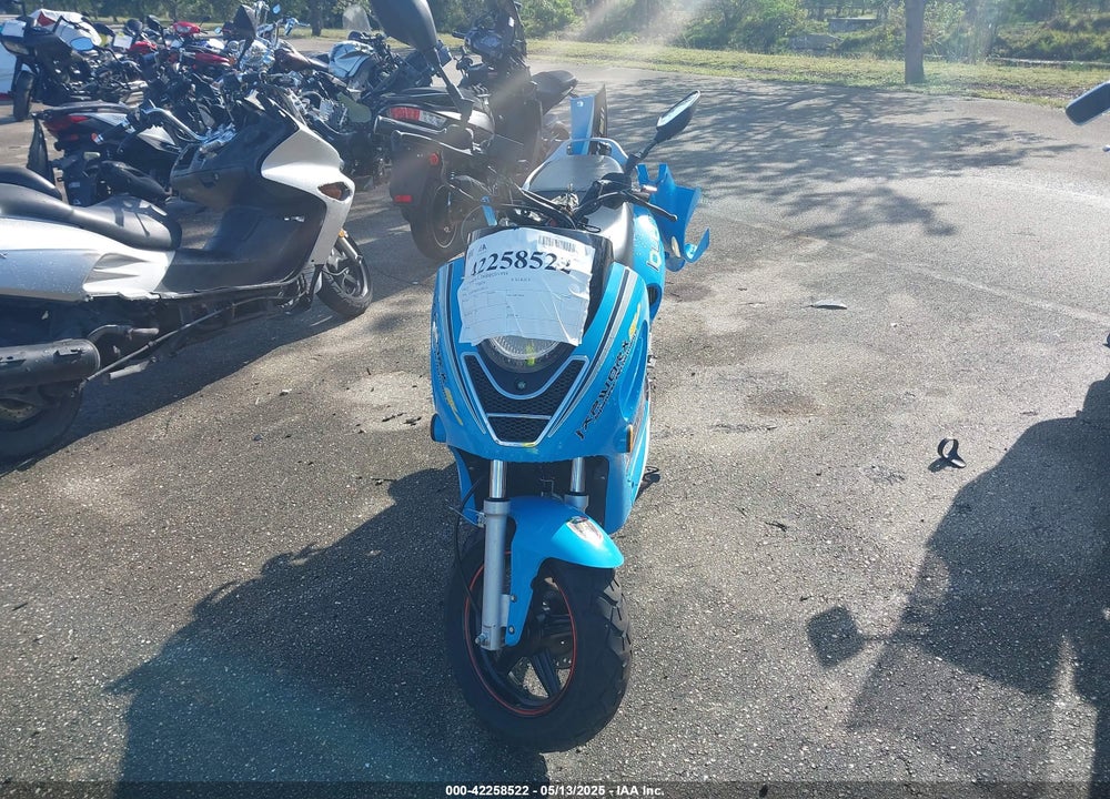 2022 YIBEN 8 SERIES VIN: LYDY8TBB7N1500155