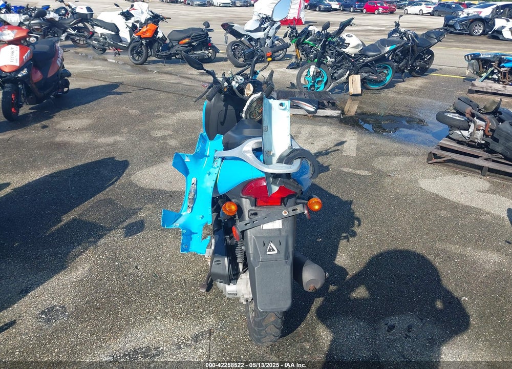 2022 YIBEN 8 SERIES VIN: LYDY8TBB7N1500155