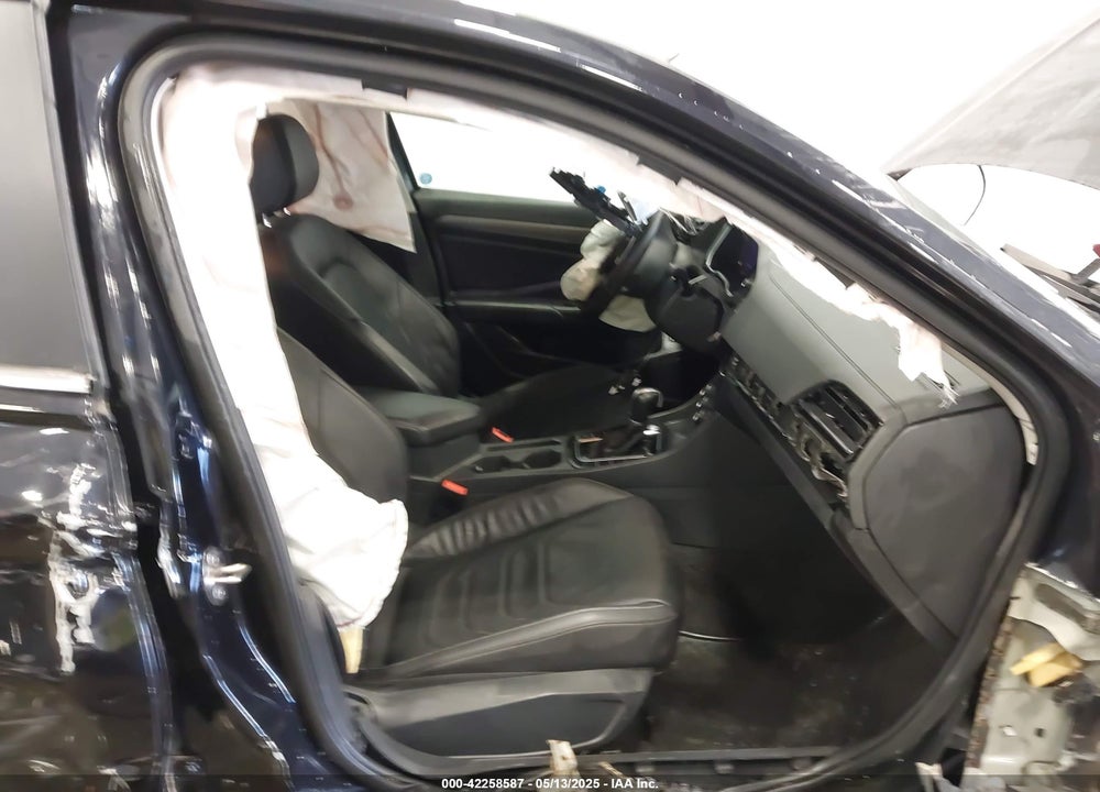2019 VOLKSWAGEN JETTA 1.4T SEL PREMIUM VIN: 3VWG57BU9KM005512
