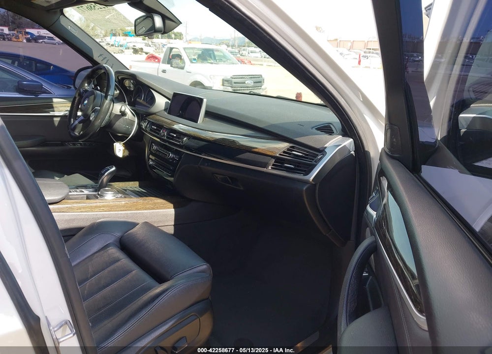 2017 BMW X5 VIN: 5UXKR0C53H0U50659