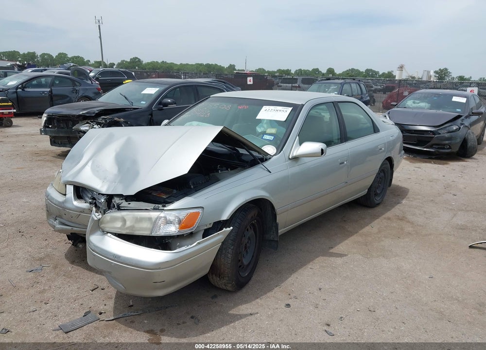 2000 TOYOTA CAMRY LE VIN: JT2BG22K0Y0406606
