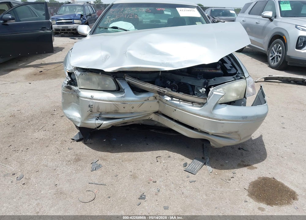 2000 TOYOTA CAMRY LE VIN: JT2BG22K0Y0406606