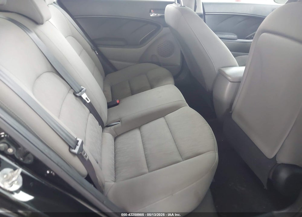 2015 KIA FORTE LX VIN: KNAFK4A66F5371851