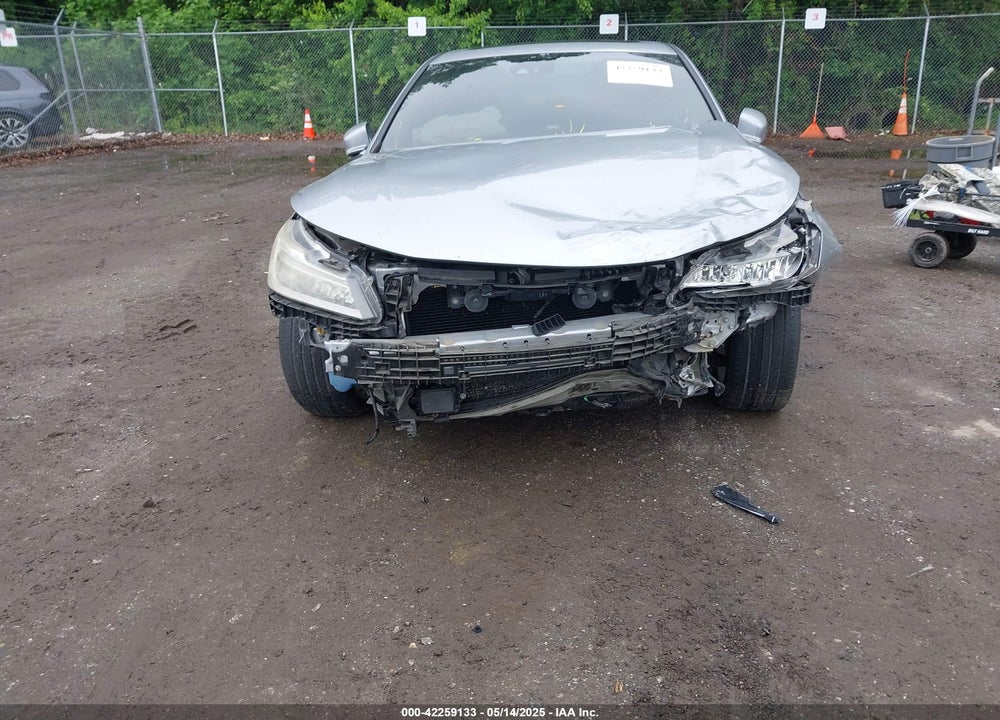 2017 HONDA ACCORD VIN: 1HGCR3F92HA039397