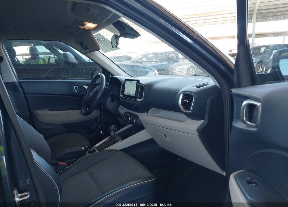2022 HYUNDAI VENUE VIN: KMHRC8A38NU135423