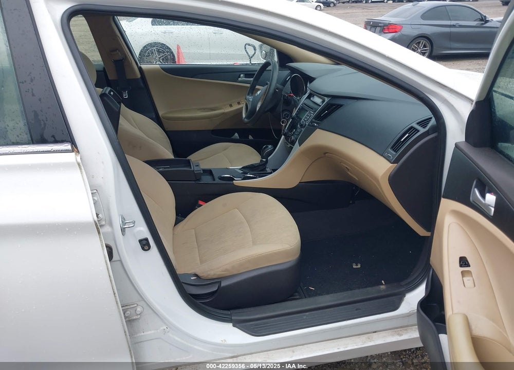 2011 HYUNDAI SONATA VIN: 5NPEB4AC3BH192911