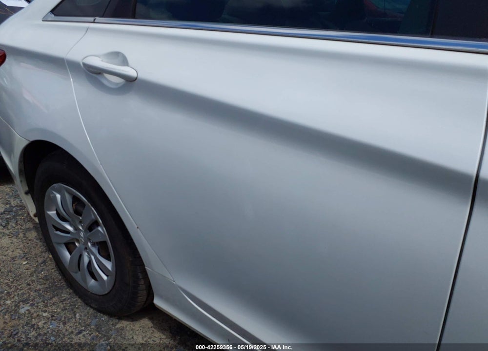 2011 HYUNDAI SONATA VIN: 5NPEB4AC3BH192911