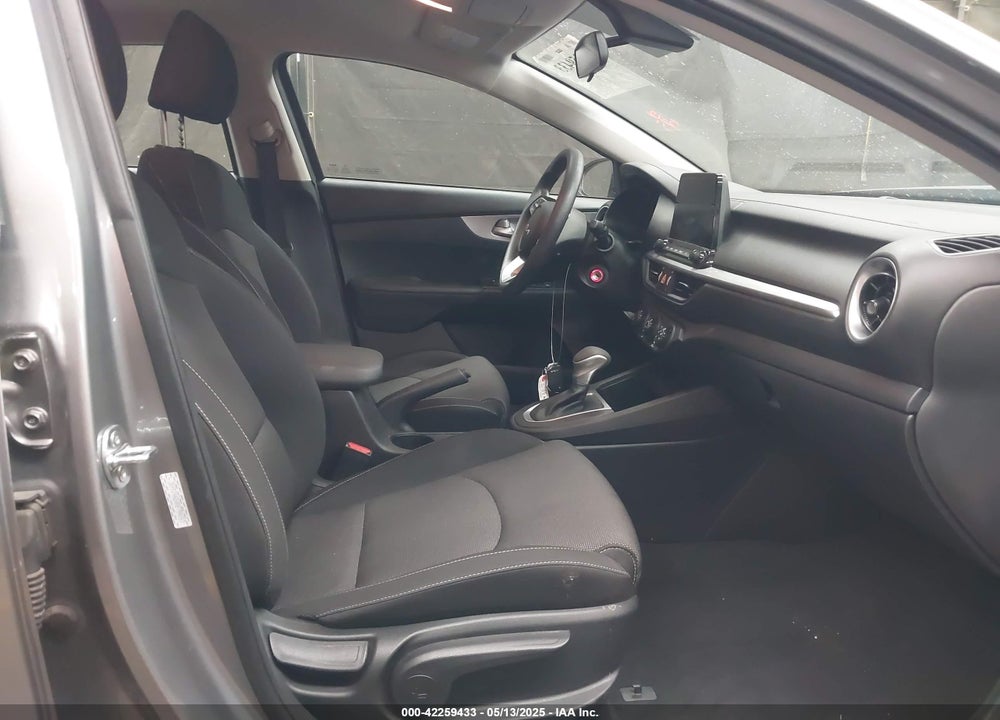 2024 KIA FORTE VIN: 3KPF24AD4RE794857